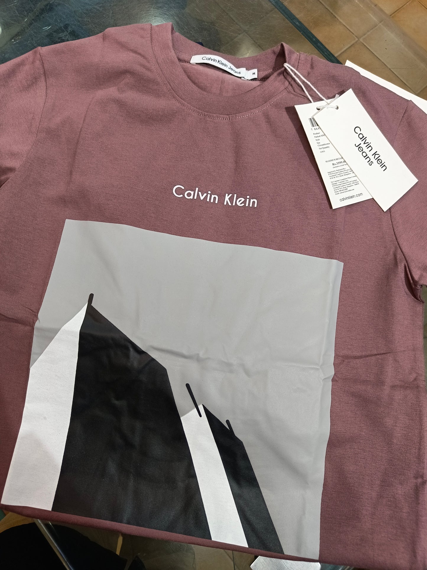 Calvin Klein T-Shirt