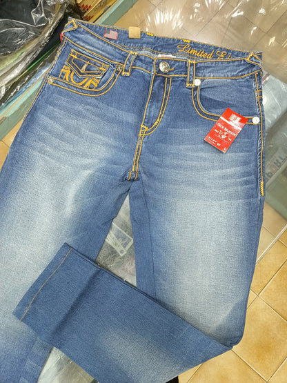 TRUE RELIGION STRAIGHT FIT JEANS